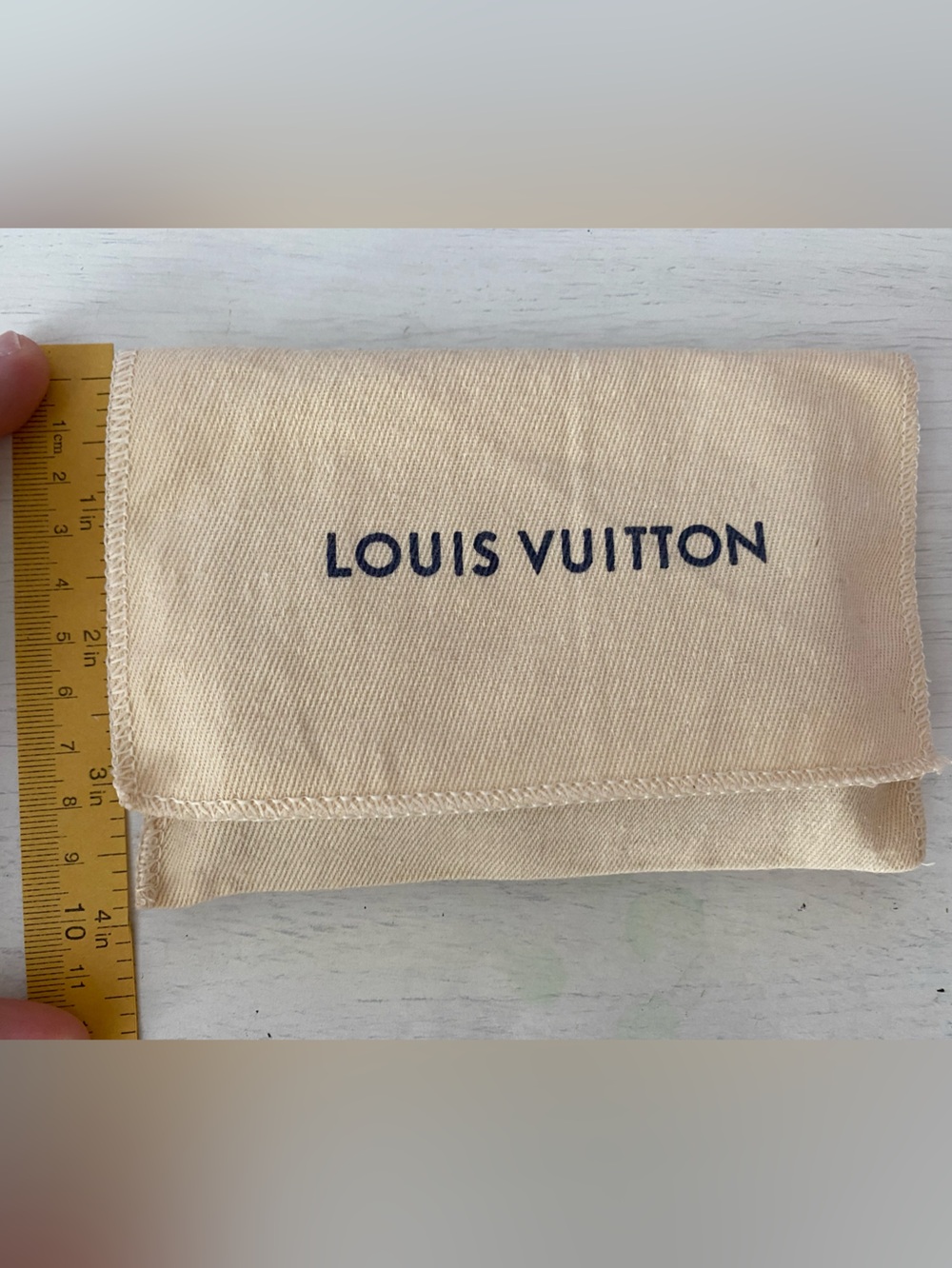 LOUIS VUITTON Monogram 6 Key Multicles Holder | LV Canvas w Fuchsia Leather - Picture 13 of 15